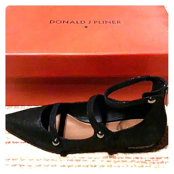 Donald Pliner Perez Suede Flats 